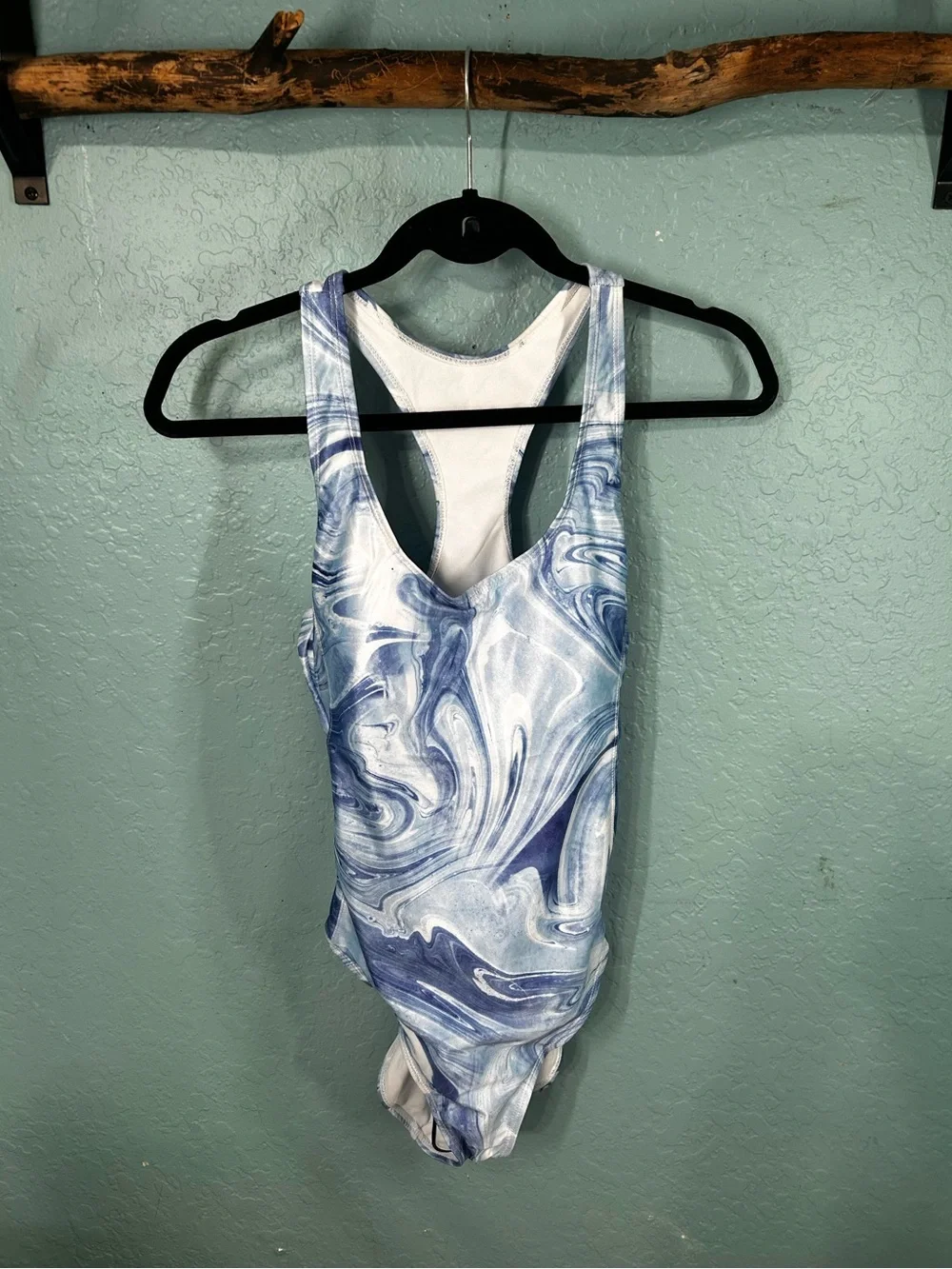 NWT Nicole Miller Studio Blue Tropic Swirl Print Racerback One Piece Swimsuit M